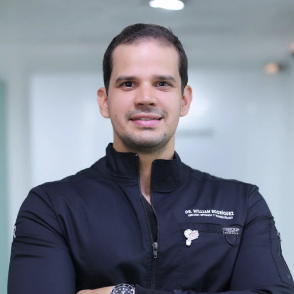 Dr. William Rodríguez Cabello — Especialista en Ortopedia y Traumatología, Cirugía Artroscópica y Medicina Deportiva de hombro, codo y rodilla @ TraumaCore - SORS, Santo Domingo, República Dominicana
